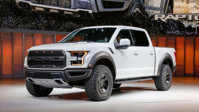 5. Ford F-150 Raptor SuperCrew 2017 (ist)