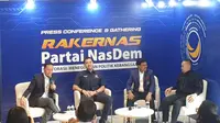 Sekretaris Steering Committee (SC) Rakernas, Willy Aditya menggelas konferensi pers di NasDem Tower,  Jakarta Pusat, Senin (13/6/2022). (Liputan6.com/Nanda Perdana Putra)