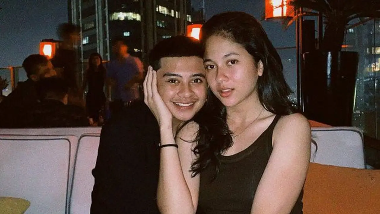 [Fimela] 6 Pasangan Artis Muda Indonesia yang Disindir Soal Gaya Pacaran