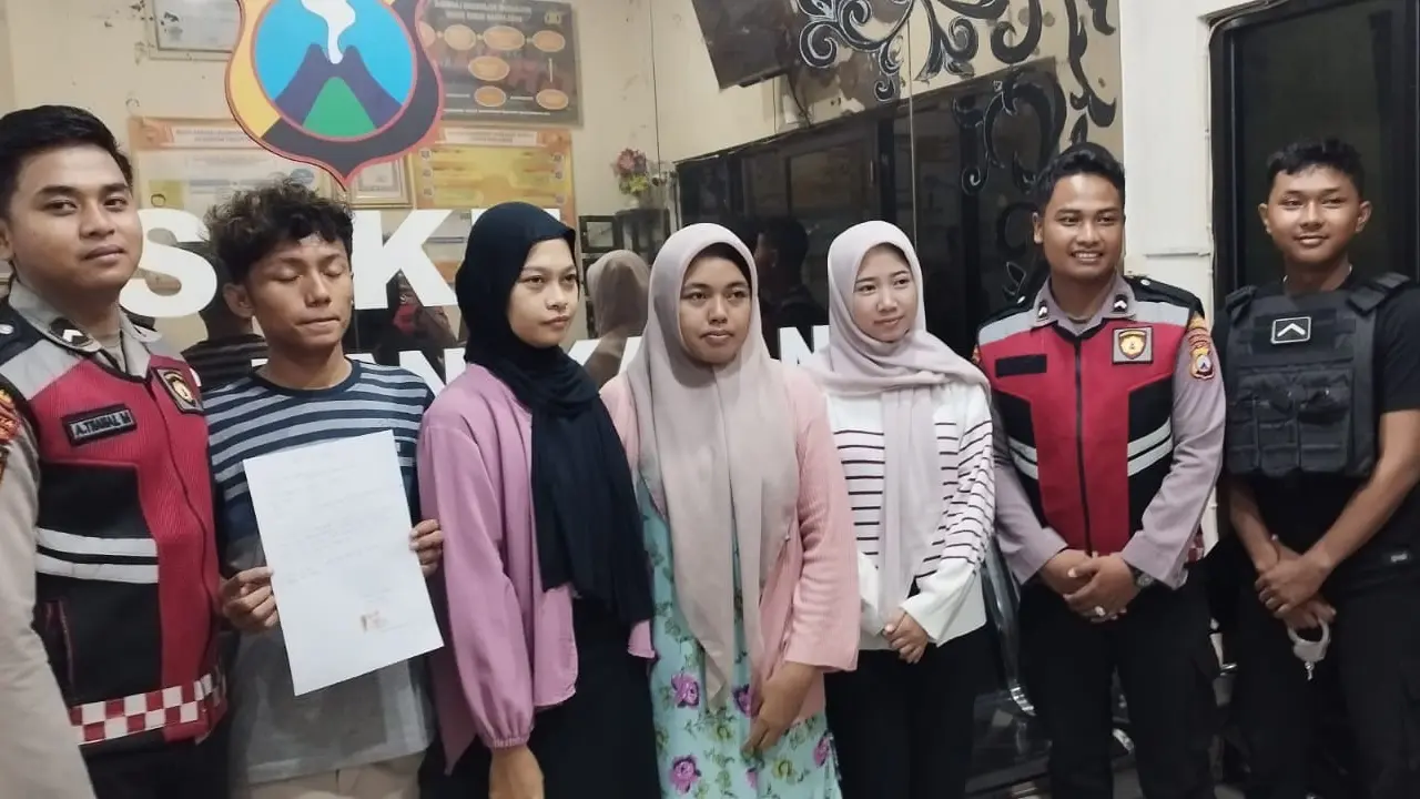Mahasiswa menyamar jadi perempuan