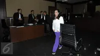 Mantan Anggota Komisi V DPR Damayanti Wisnu Putranti‎ seusai sidang pembacaan putusan di Pengadilan Tipikor, Jakarta, Senin (26/9). Damayanti dinyatakan bersalah menerima suap proyek pelebaran di Maluku, senilai Rp 8,1 miliar. (Liputan6.com/Helmi Afandi)