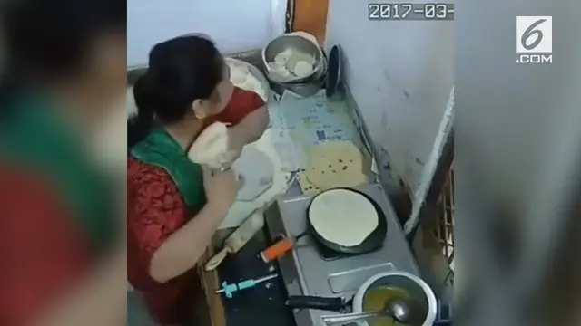 Seorang wanita pembuat roti cane terekam kamera cctv lakukan hal menjijikan.