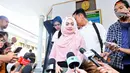 Eddies Adelia memberi keterangan usai menjalani persidangan di PN Jakarta Selatan, Rabu (28/4/2015). Majelis Hakim PN Jaksel menjatuhkan vonis kepada terdakwa kasus pencucian uang, Eddies Adelia dengan hukuman 3 bulan penjara. (Liputan6.com/Panji Diksana)