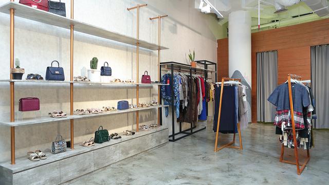 Belanja Fashion Item Jadi Lebih Mudah dan Nyaman di Fashionlink