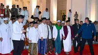 Presiden Jokowi dan Wapres Ma'ruf Amin menghadiri acara Zikir dan Doa Kebangsaan 79 Tahun Kemerdekaan Indonesia yang digelar di Halaman Istana Merdeka, Jakarta, Kamis, 1 Agustus 2024 malam. (Foto: Istimewa)