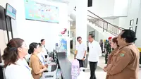 Presiden Joko Widodo atau Jokowo melakukan kunjungan kerja di Rumah Sakit Umum Daerah (RSUD) Tamiang Layang Kabupaten Barito Timur, Kalimantan Tengah (Kalteng). (Foto: Kris-Biro Pers Sekretariat Presiden).