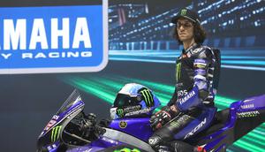 Hal senada juga diungkap Alex Rins yang menyebut baru bisa membuktikan performa motor ini saat melakukan sesi tes resmi di Sirkuit Sepang, Malaysia. Tampak dalam foto, pembalap Monster Energy Yamaha, Alex Rins saat tampil pada perkenalan motor baru Yamaha untuk mengarungi MotoGP 2026 di Jakarta, Rabu (21/1/2026). (Bola.com/M Iqbal Ichsan)