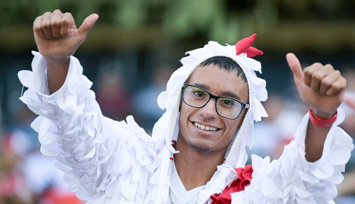 Suporter River Plate saat mendukung timnya melawan Urawa Red Diamonds pada pertandingan Piala Dunia Antarklub 2025 di Lumen Field, Seattle, Rabu 18 Juni 2025 dini hari WIB. (AFP/Franck Fife)