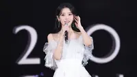 IU Siap Rilis Album Baru September, Gandeng Heo Nam Jun Lagi