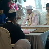 Usai ijab qobul, Hengky Kurniawan sah menjadi suami Sonya Fatmala. Foto: Ruswanto/Bintang.com