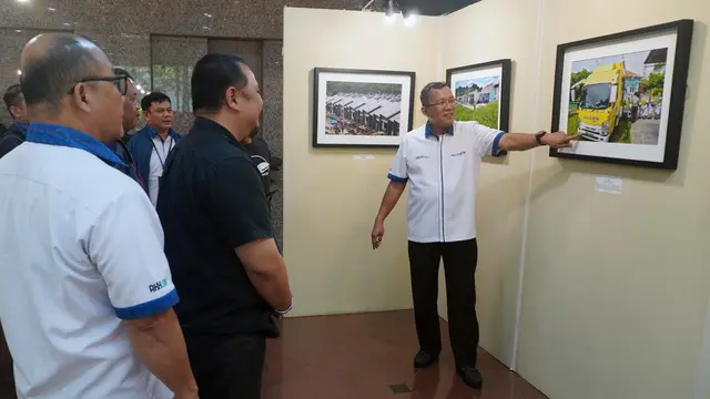 Direktur Utama Sambangi Pameran Foto Anugerah Jurnalistik BTN