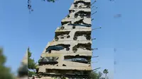 Hope for Peace merupakan menara unik yang dibangun dari 5 ribu ton lapisan beton dan sekitar 78 tank militer. 