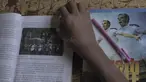 Anak-anak di Negeri Tulehu, Maluku tidak bisa dipisahkan dari sepak bola. Buku tulis bergambar bintang Real Madrid, Gareth Bale menjadi salah satu bukti kecintaan mereka. (Bola.com/Peksi Cahyo)
