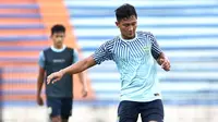 Pemain baru Persela Lamongan, Nasir. (Bola.com/Aditya Wany)