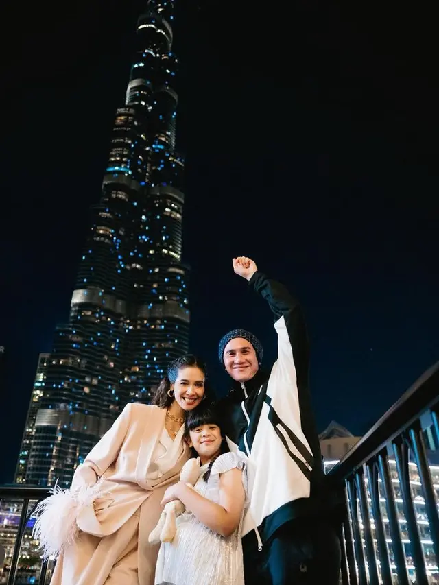 Gaya Artis Liburan ke Dubai.