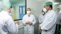 Kepala BPOM Penny K Lukito saat konferensi pers terkait “Pendampingan Produksi Vaksin Zifivax” di PT Biotis Pharmaceuticals Indonesia di Kawasan Gunung Sindur, Kabupaten Bogor, Jawa Barat, Jumat (8/4/2022). (Dok BPOM RI)