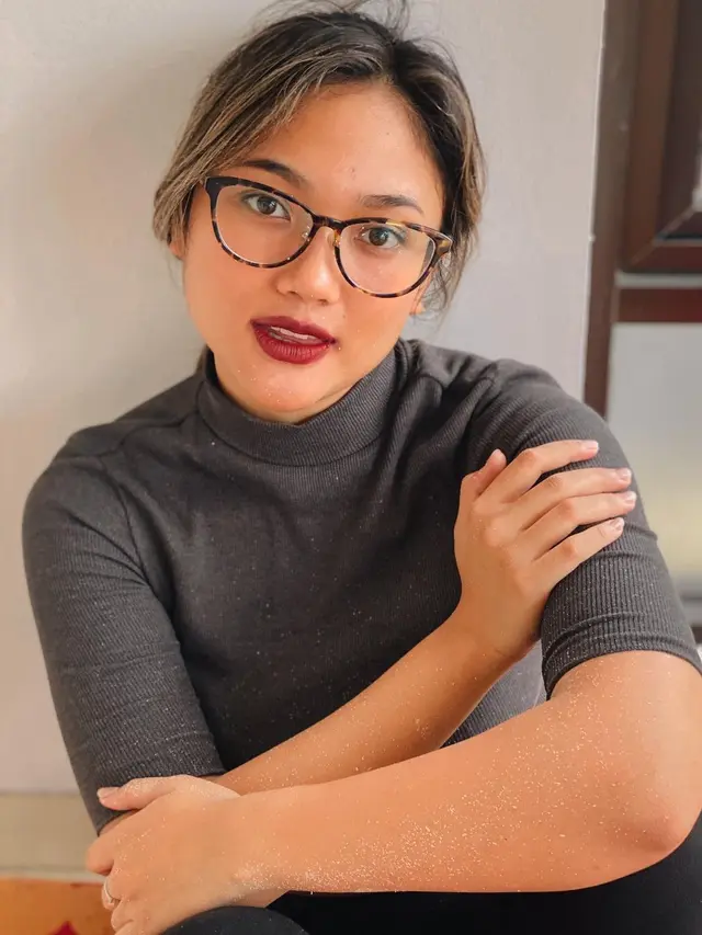 Kerap Tampil Seksi, Ini 6 Potret Manis Marion Jola Pakai Outfit Tertutup