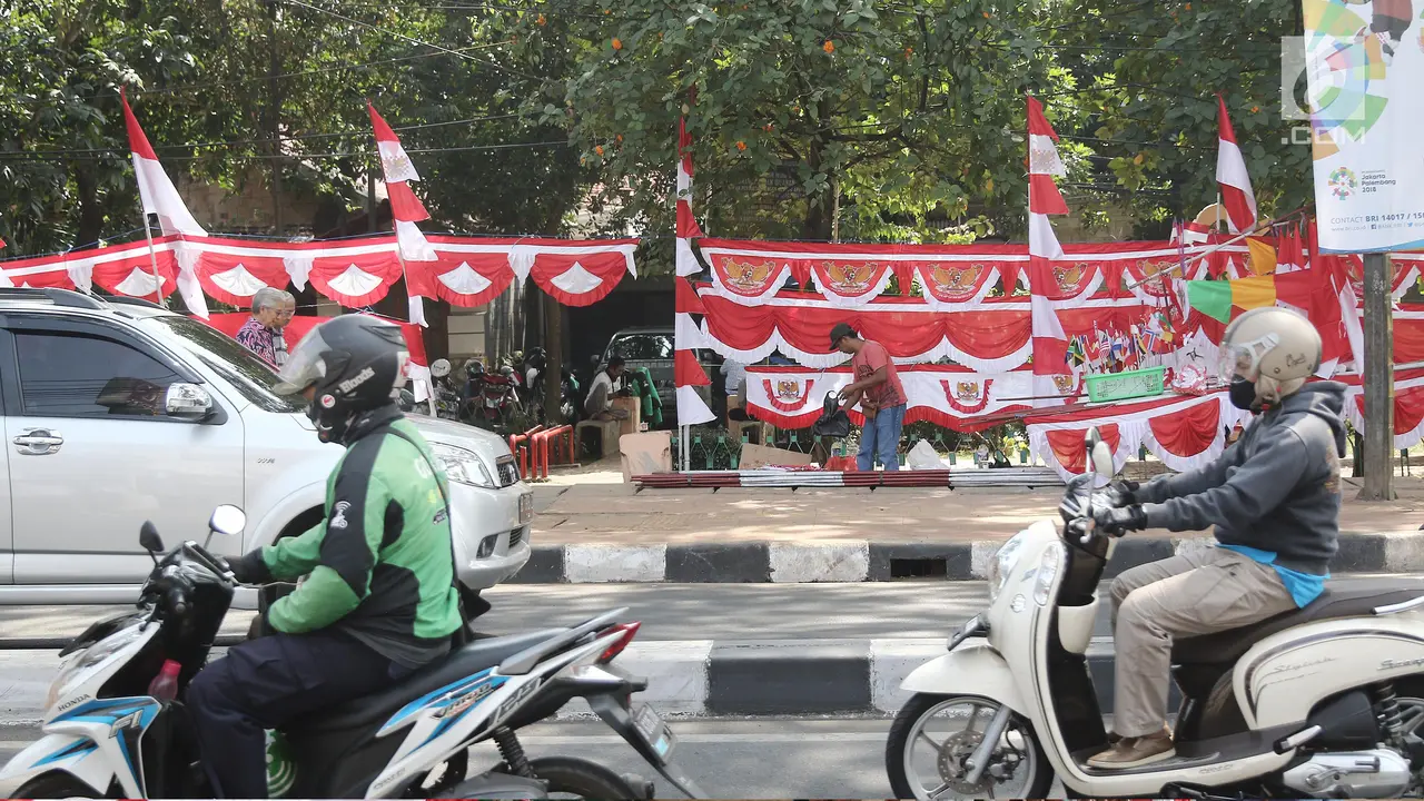 Penjual Bendera Merah Putih Mulai Ramai