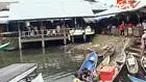 Wakatobi di Sulawesi Tenggara, tak hanya dikenal dengan keindahan alam bawah lautnya. Di kawasan ini kita juga bisa melihat kehidupan Suku Bajo yang masih memegang tradisi. 