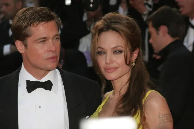 Sejak tahun 2005, Pitt memutuskan untuk hidup bersama Jolie