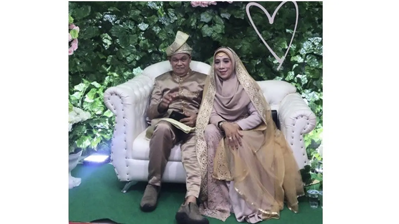 Suami Istri Ini Rayakan Ulang Tahun Pernikahan Dengan Cara Unik