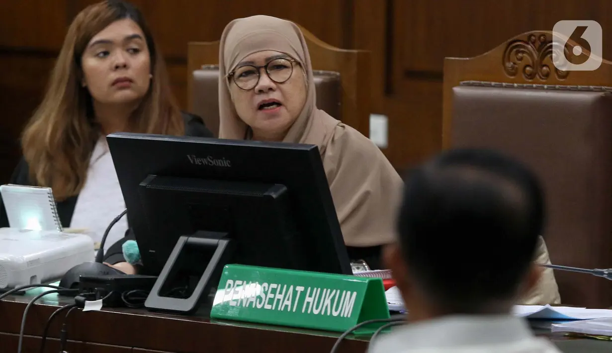 Jusuf Kalla dihadirkan sebagai saksi a de charge atau saksi yang meringankan bagi terdakwa Karen Agustiawan. (Liputan6.com/Herman Zakharia)