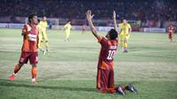 Pusamania Borneo FC mengalahkan Gresik United, pada Jumat (4/3) di Stadion Segiri, Samarinda. Gol dicetak oleh Edilson Tavarez dari titik putih./ Dokumentasi PBFC