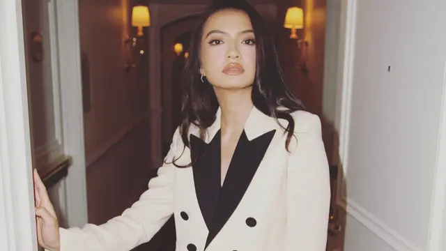 Gaya Raline Shah saat Tampil dengan Style Chic, Bisa Jadi Inspirasi