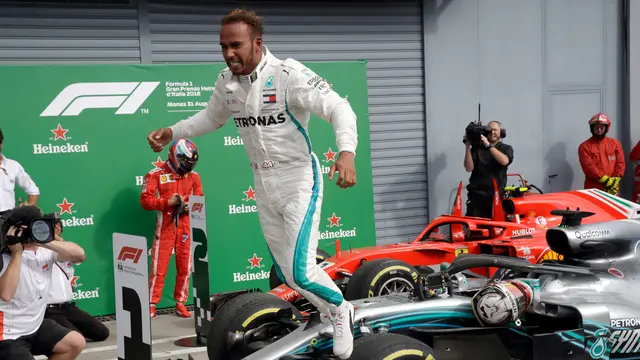 Selebrasi Lewis Hamilton Raih Juara GP Italia