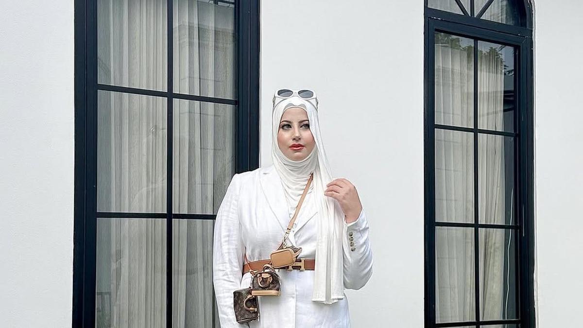 7 Potret Gaya Hijab Tasyi Athasyia yang Stylish, Cocok Jadi Inspirasi Kala Lebaran