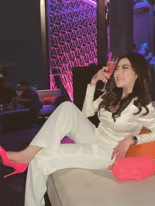 Ayu Aulia Tanpa Hijab