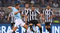 Juventus menghadapi Lazio pada laga Supercoppa Italia di Stadio Olimpico, Minggu (13/8/2017). (Reuters/ALBERTO LINGRIA)