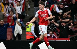 Kontribusi besar Gyökeres juga menjaga asa The Gunners dalam perburuan gelar. Arsenal kini memimpin persaingan di papan atas klasemen dengan keunggulan enam poin atas rival terdekat, Manchester City, yang masih menyisakan dua pertandingan. (AFP/Ben Stansall)
