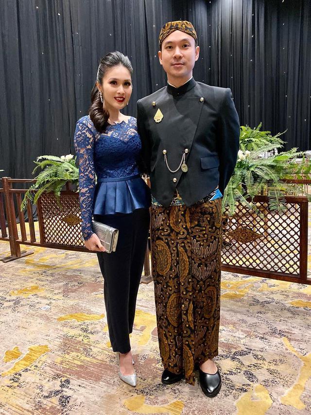 6 Potret Harvey Moeis Kondangan Pakai Baju Adat Jawa Bak Pangeran Hot Liputan6 Com