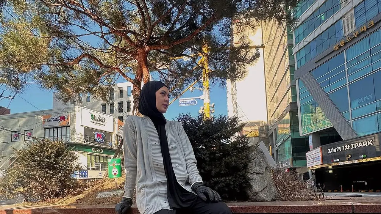 Paula Verhoeven Bawa Gaya Kekinian ke Korea Selatan (@paula_verhoeven)