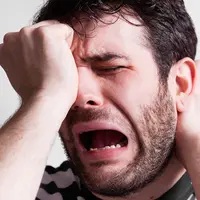 Air mata bukan tanda kelemahan. 