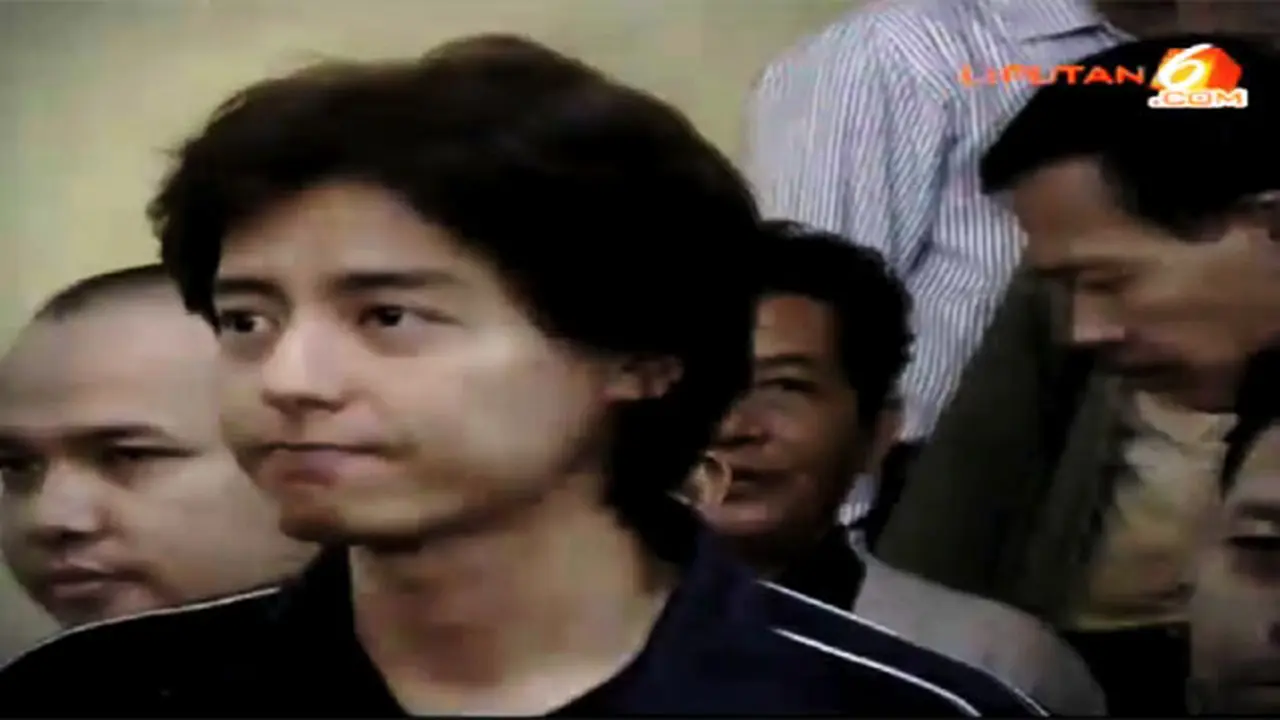 [VIDEO] News Flash; Liga Champions, Ayu Ting-Ting, Roger Danuarta, Coboy Junior, Rhoma Irama, Tiket Pesawat [seg.2]