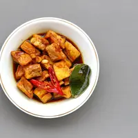 Ilustrasi tahu kecap pedas manis/copyright shutterstock.com/Andi WG