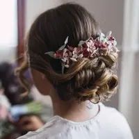 Ilustrasi Sanggul (Photo by wirestock on Freepik)