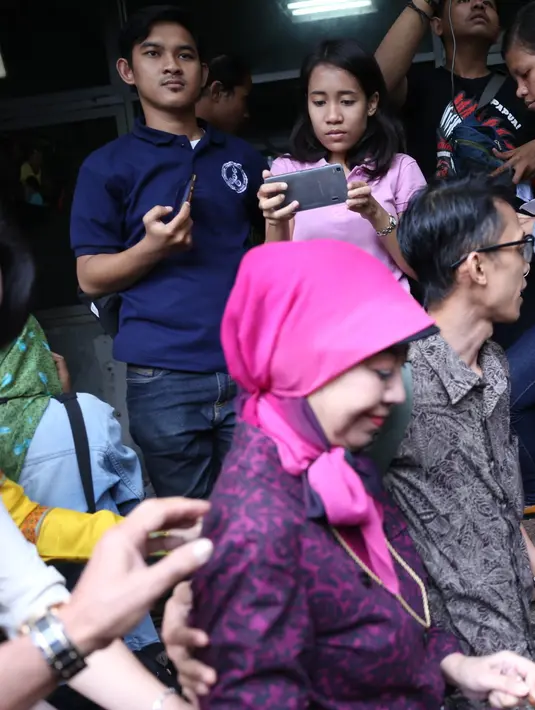 Kasus ini berawal dari pengakuan Kiswinar yang mengaku anak dari Mario Teguh dalam acara Hitam Putih yang dipandu Deddy Corbuzier. Pengakuan Kiswinar itu membuat heboh media hingga berhari-hari. (Nurwahyunan/Bintang.com)