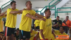 Citizen6, Surabaya: Pemusatan latihan yang dimulai dari 3 September hingga 6 Oktober ini dibuat menyenangkan. Yaitu dengan dibuat materi Psikologi yang dikemas dengan berbagai bentuk permainan agar atlit bisa fress. (Pengirim: Penkobangdikal). 