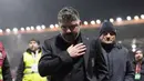 Italia sempat unggul lebih dulu melalui gol Moise Kean pada menit ke-15. Namun, pada menit ke-79, Bosnia dan Herzegovina berhasil menyamakan kedudukan lewat gol Haris Tabakovic. Tampak dalam foto, pelatih Timnas Italia, Gennaro Gattuso, berjalan keluar lapangan usai pertandingan final play-off kualifikasi Piala Dunia 2026 melawan Bosnia dan Herzegovina di Stadion Bilino Polje, Zenica, Selasa 31 Maret 2026 waktu setempat atau Rabu 1 April 2026 dini hari WIB. (Fabio Ferrari/LaPresse via AP)