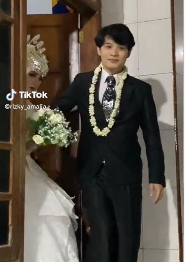 Disebut Mirip Jaehyun NCT, Pernikahan Orang Madura dan Korea Selatan Ini Viral