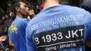 Penggemar Persib Bandung yang tergabung dalam Viking saat berkumpul di Polda Metro Jaya, Jakarta, Minggu (18/10/2015). (Bola.com/Vitalis Yogi Trisna)