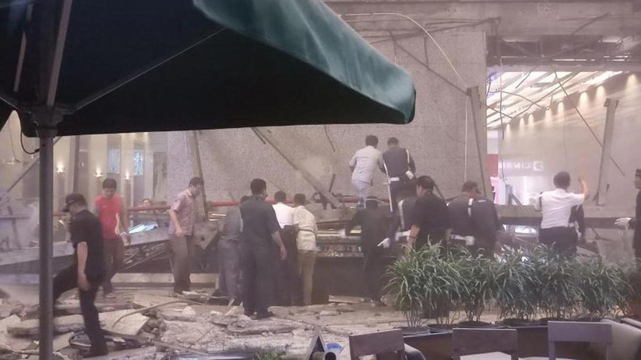 Lantai Balkon Tower II BEI Ambruk (Liputan 6)