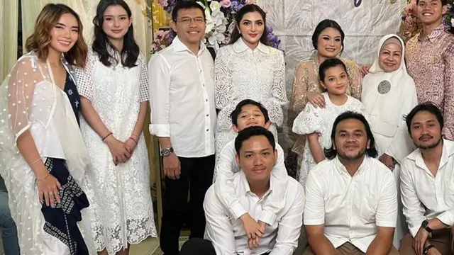 Outfit Sarah Menzel Ikut Acara Tunangan Keponakan Anang. [@ssarah_menzel]