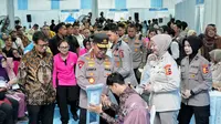 Kapolri Salurkan 6.000 Bansos Saat Bakti Kesehatan Hari Bhayangkara ke-80