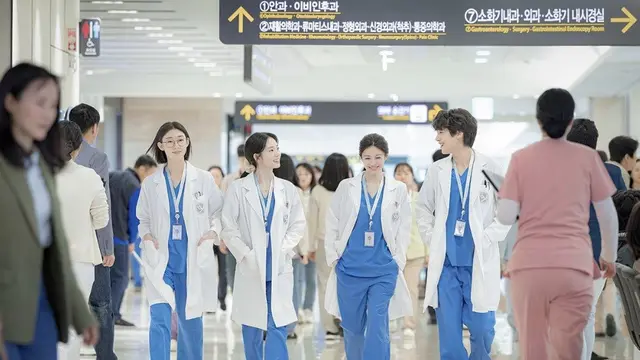 Dibintangi Go Yoon Jung, Ini Sinopsis Drakor Terbaru yang 'RESIDENT PLAYBOOK'