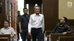 Tersangka suap pengajuan PK ke PN Jakarta Pusat, Eddy Sindoro bersiap menjalani sidang di Pengadilan Tipikor, Jakarta, Kamis (27/12). Eddy didakwa memberi suap Rp 150 juta dan USD 50 ribu ke mantan panitera, Edy Nasution. (Liputan6.com/Helmi Fithriansyah)