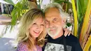 Kedua mertua Rahma Azhari, Tommy Chong dan Shelby Chong. (Instagram @funnyshelby)